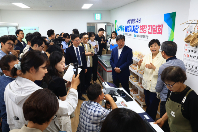 송미령 농림축산식품부 장관은 28일 농어촌 기본소득 시범사업 대상지인 전북 순창군에서 출입기자단 간담회를 갖고, 국민주권정부 출범 후 1년 간의 성과를 발표했다. 2026.5.28. 농식품부 제공