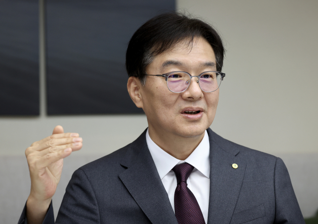 윤재웅 대구대학교 신임 총장이 29일 대구대학교 공과대학교에서 매일신문과 인터뷰를 하고 있다. 김영진 기자 kyjmaeil@imaeil.com