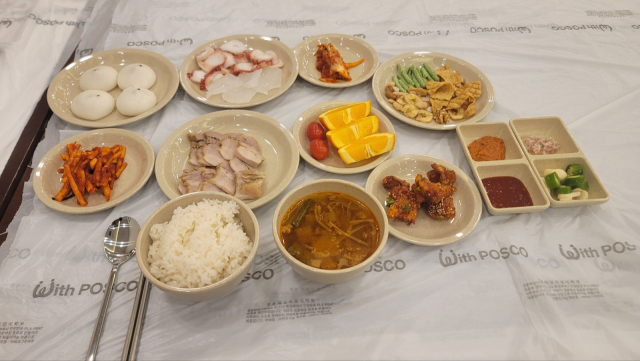 경북 구미시가 추진 중인 다회용기 이용한 친환경 장례식장 상차림. 구미시 제공