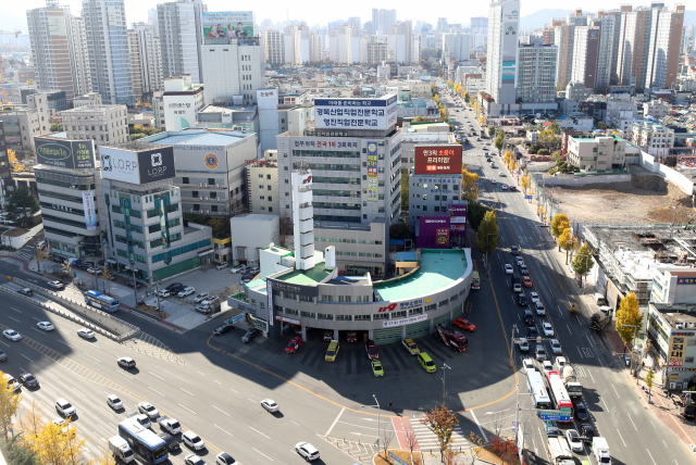 동대구 AI창업허브가 조성 중인 대구 동구 신천동 옛 동부소방서 전경. 대구시는 이 부지에 대구AI혁신센터와 AI 테크포트를 함께 조성해 실증·교육·창업·기업 지원을 잇는 AI 창업 거점으로 운영할 계획이다. 매일신문DB
