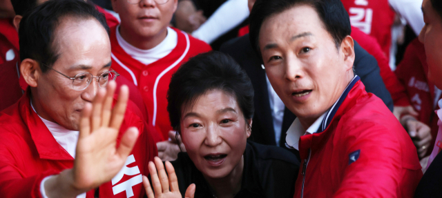 地選 유세 박근혜 정치 활동 재개?…유영하 
