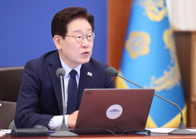 이재명 대통령이 청와대에서 열린 수석보좌관회의에서 발언하고 있다. 연합뉴스