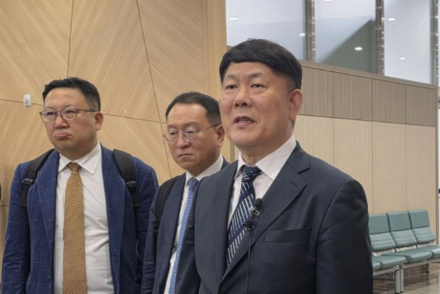 타이어뱅크 회장 파기환송심서 '징역 3년, 벌금 141억원'