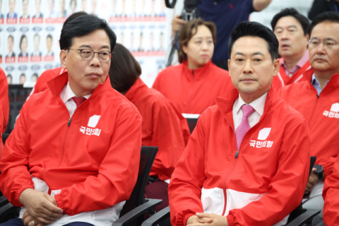 국민의힘 지선 참패 위기…'이재명 높은 지지율·보수 분열' 악재 겹쳤다