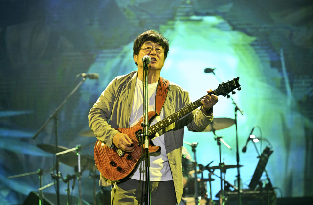 김창완