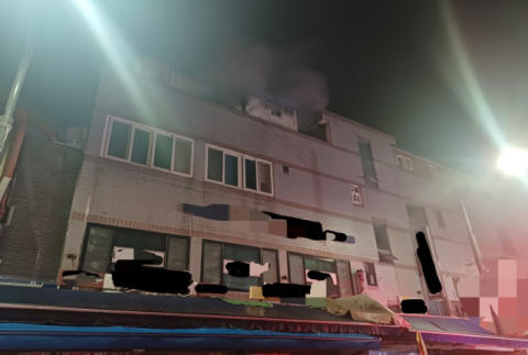 문경 점촌동 상가주택 화재…80대 어머니 숨지고 딸 화상