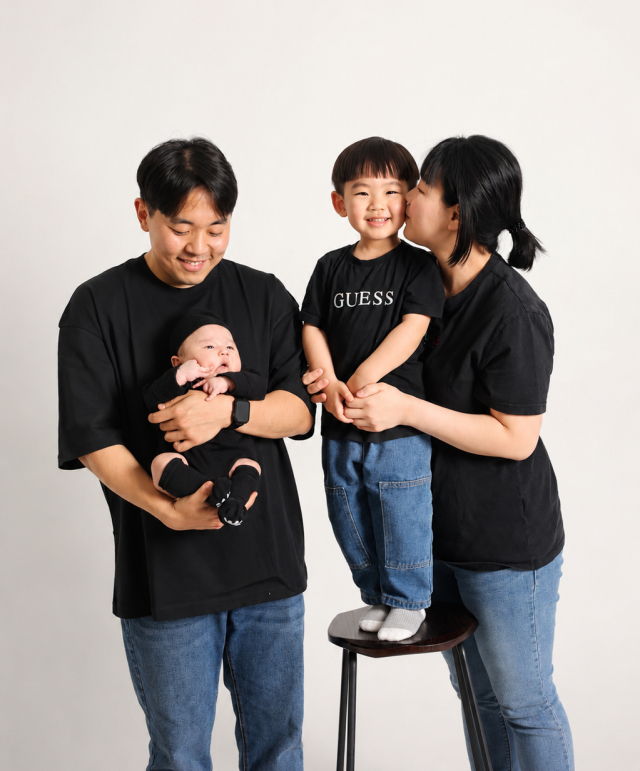 윤현주·양승모 부부의 첫째 아들 양로운(6), 둘째 아들 양로하.