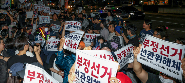 국민주권정부서 '국민주권' 침해…투표지 대란, 들끓는 민심