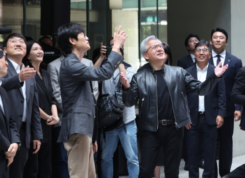 젠슨 황 3박4일 광폭 행보…韓 산업계, 엔비디아 AI 생태계 핵심 파트너로