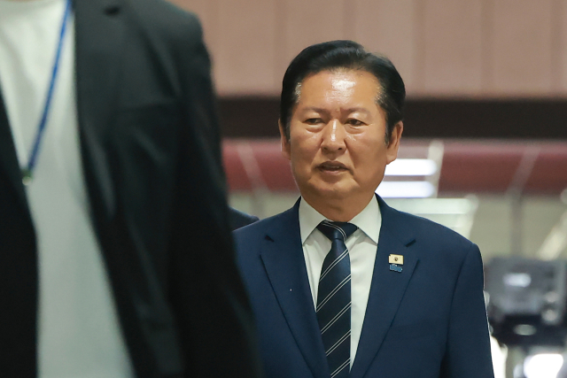 더불어민주당 정청래 대표가 8일 국회에서 비공개로 열린 최고위원회의에 참석하고 있다. 연합뉴스
