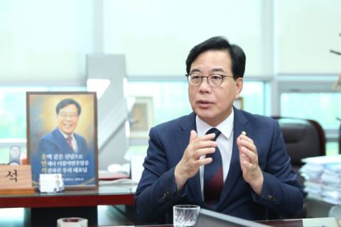 [인터뷰] 원내대표 마친 송언석 