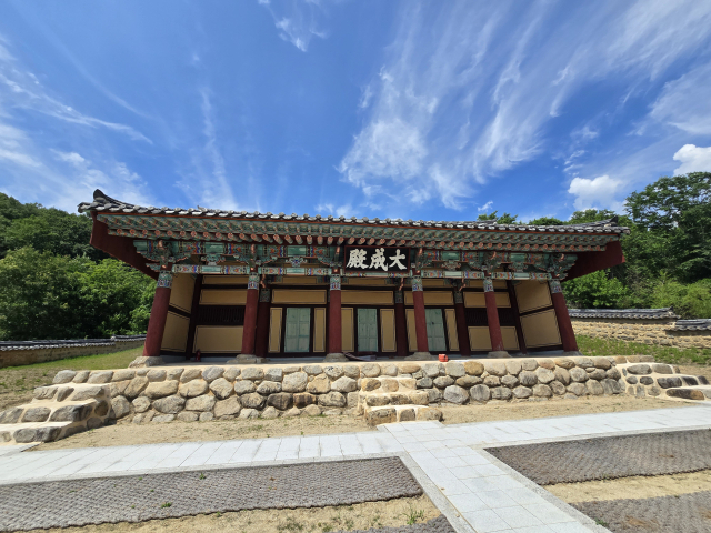 경북 의성군 비안향교 대성전의 모습. 해당 대성전은 지난 2016년 김주수 의성군수 초선시절 중수됐다. 김영진 기자