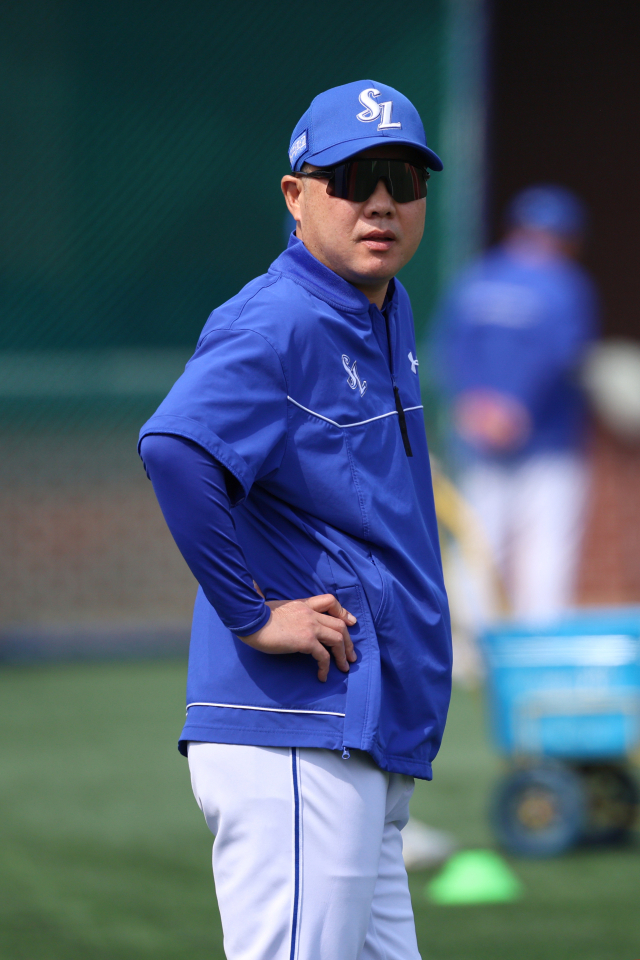 '길게 보고 버틴다' 삼성 라이온즈 박진만 감독, 치열한 경쟁 속 숨 고르기