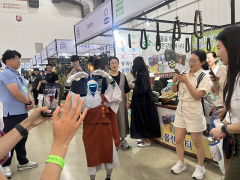 AI 스님·굿즈·반려견에 MZ도 몰렸다…엄숙함 벗은 '2026 대한민국불교문화엑스포'