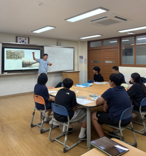 10대 후배들이 소환한 80년대의 밀양...미리벌중 이음단, 폐지중학교 선배들의 기억을 잇는 기억수선소 운영