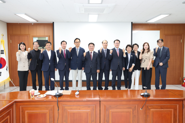 권순기 경남교육감 당선인 교육감직인수위원회는 11일부터 본격적인 인수 업무에 들어갔다고 밝혔다.