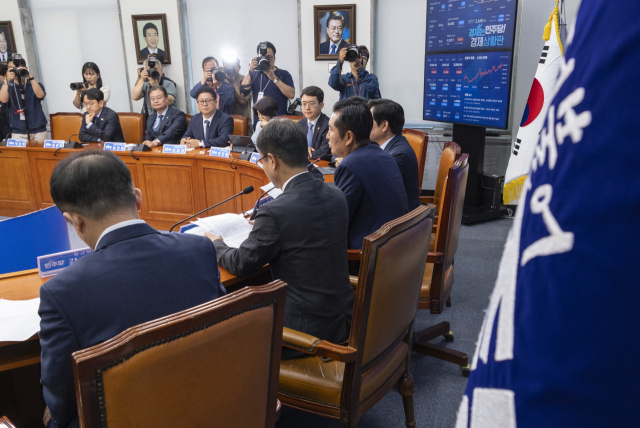 더불어민주당 정청래 대표가 15일 국회에서 열린 최고위원회의에서 발언하고 있다. 연합뉴스