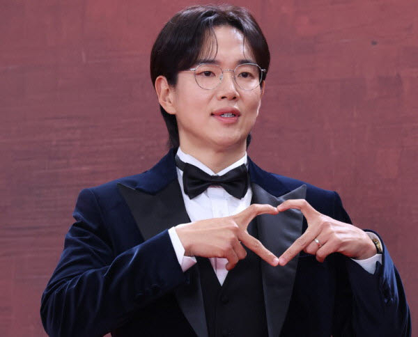 JTBC 회생 절차 개시 신청…1기 아나운서 출신 장성규 