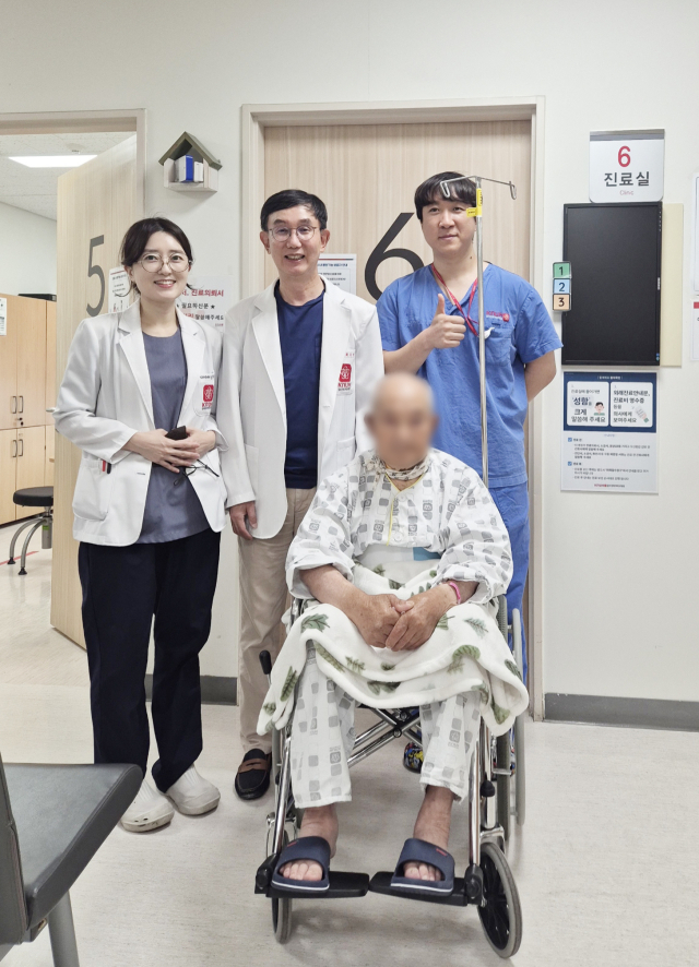 칠곡경북대학교병원 대장항문외과 최규석 교수팀이 최근 경상북도 영천에 거주하는 만 100세 (25년생)초고령 직장암 환자에게 로봇수술을 성공적으로 시행했다.