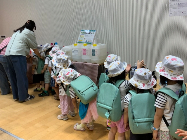 지난 15일 경북 의성군 탄소중립지원센터는 세계리필의날을 기념해 지역 내 어린이를 대상으로 한 환경교육을 추진했다. 의성군 제공