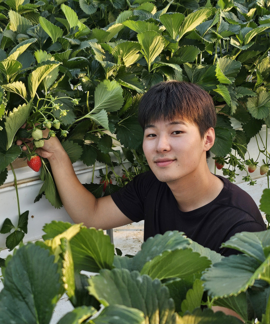 스물다섯 인플루언서 '농대생' 이민재 딸기랑 익어가는 꿈