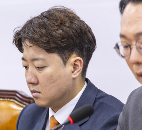 이준석 '부산시장 후보 피습 자작극 의혹'에 