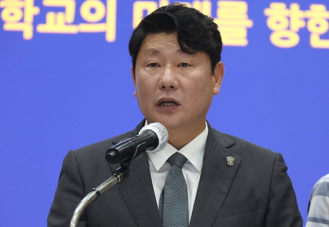 국립 창원대학교 박민원 총장은 18일 긴급 기자회견을 최근 학내 사태에 대한 입장을 밝혔다.