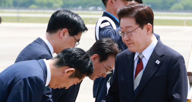 정청래 '90도 인사'에 친명도 쓴소리…