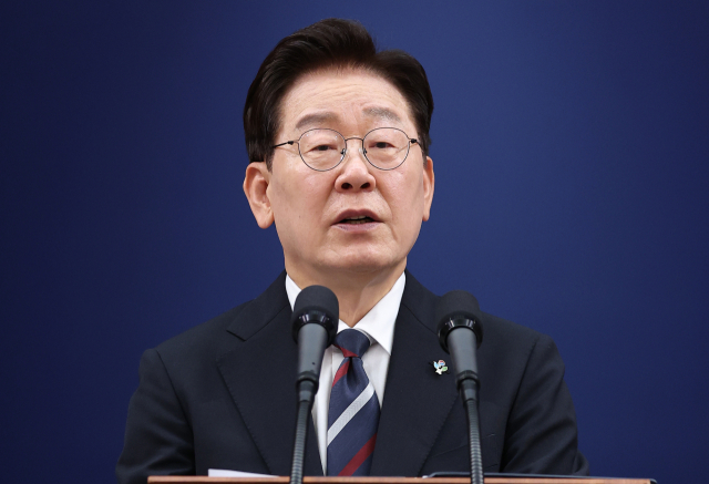 이재명 대통령이 19일 청와대 춘추관에서 G7참석·유럽순방 결과 브리핑을 하고 있다. 연합뉴스