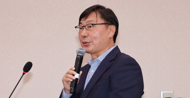 '연어 술파티 회유 거짓' 이화영, 징역 4개월