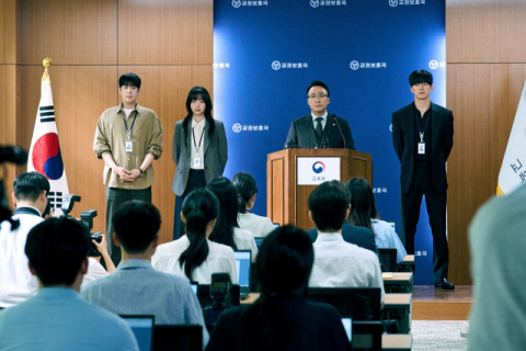 [교권 침해 실상] 아동학대 신고당할라…무기력한 교사들 