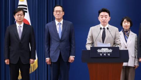 '노동존중' 정부, 비정규직 내친 인사를 소통수석에
