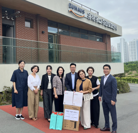 수성대 노인복지과 유하우스에 문서파쇄기 전달