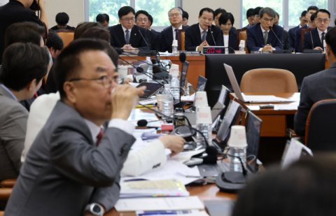 선관위, 나흘 만에 '말 주워담기'…최초 인지 시점·피해 규모 번복 논란