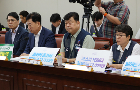 내년 최저임금 1만2000원 vs 동결…노사 줄다리기 시작