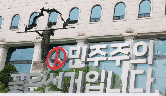 투표권보다 용지 절감?…선관위 '100매 미만 절사' 규정 논란