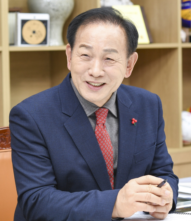 문경 지방자치사의 전설 신현국 시장 퇴임 