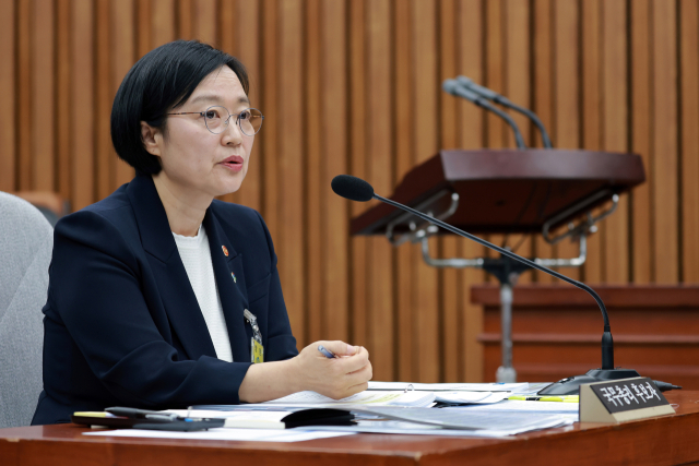 한성숙 국무총리 후보자가 25일 국회에서 열린 인사청문회에서 의원 질의에 답하고 있다. 연합뉴스