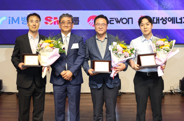 추경호(왼쪽) 대구시장 당선인과 이철우 경북도지사가 25일 호텔수성에서 열린 