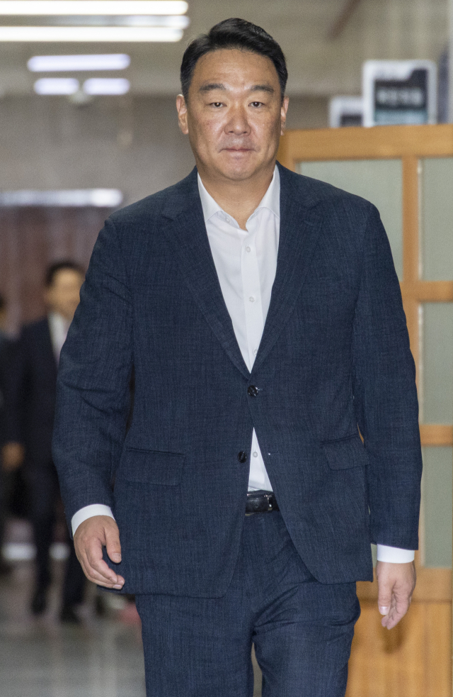 국민의힘 정희용 사무총장이 25일 국회에서 열린 최고위원회의에 입장하고 있다. 연합뉴스