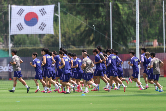 2026 북중미 월드컵에 출전한 한국 축구 국가대표팀 선수들이 27일(현지시간) 오전 멕시코 과달라하라 인근 사포판의 치바스 바예 베르데에서 훈련을 하고 있다. 연합뉴스
