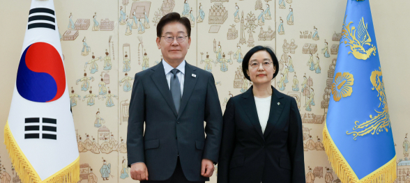 李대통령, 한성숙 총리 임명장 수여…韓 