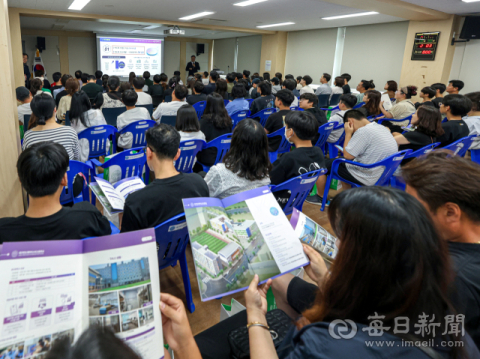 [포토뉴스] 삼전닉스...붐비는 대구반도체마이스터고 입학설명회