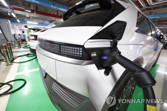 한 달 내내 조정 받은 이 섹터…2차전지, 하반기엔 실적 회복 기대