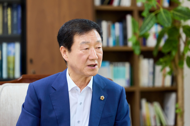 임인환 제10대 대구시의회 신임 의장이 지난 6일 대구시의회 의장실에서 매일신문과 인터뷰를 갖고 있다. 대구시의회 제공.