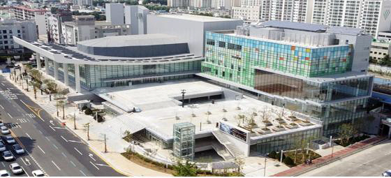 과거 시민회관에서 전용 콘서트홀로 변신한 대구콘서트하우스. DB 사진