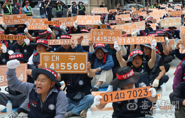레미콘 운송비 협상 24일째 평행선…노사 갈등 장기화에 건설현장 '차질'