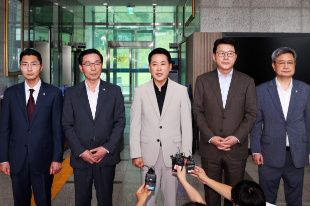 野 '보완수사권 폐지' 저지 총력전…張, 광주경찰청장 면담 시도