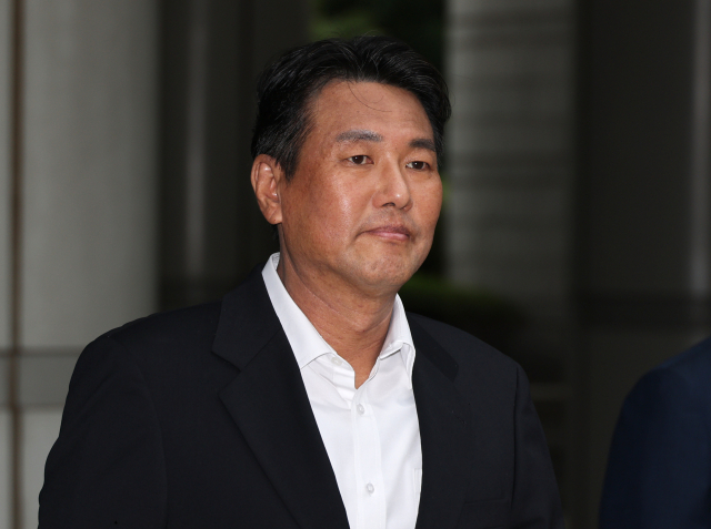 내란중요임무종사 및 직권남용권리행사방해 혐의를 받는 김태효 전 국가안보실 1차장이 10일 서초구 서울중앙지법에서 열린 구속 전 피의자 심문(영장심사)에 출석하고 있다. 연합뉴스