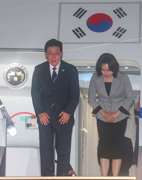 이 대통령 'K방산 세일즈'와 '자원 외교' 마무리, 현안 산적한 내치 복귀 